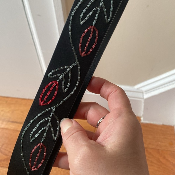 Urban Outfitters embroidered western belt size L - Picture 7 of 7